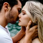 آموزش لب دادن عاشقانه زن و شوهر با عکس لب گیری اسلامی